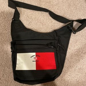 Vintage Tommy Hilfiger Messenger crossbody bag